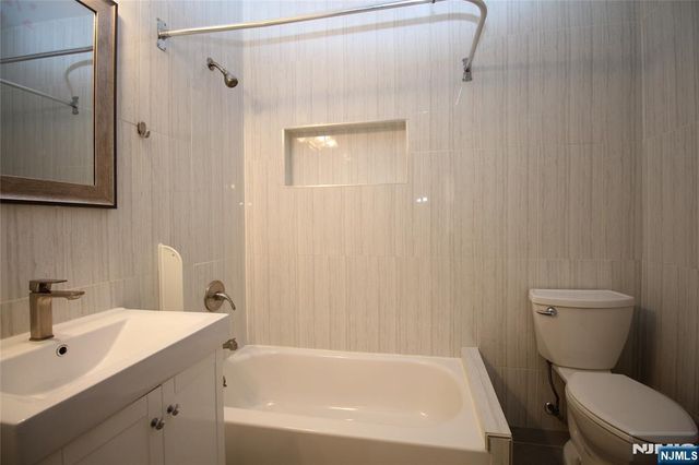 222 Irving Place 4, Lyndhurst, NJ 07071