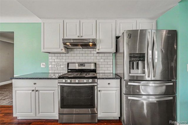6275 Westmoor Drive, Shelby, MI 48316