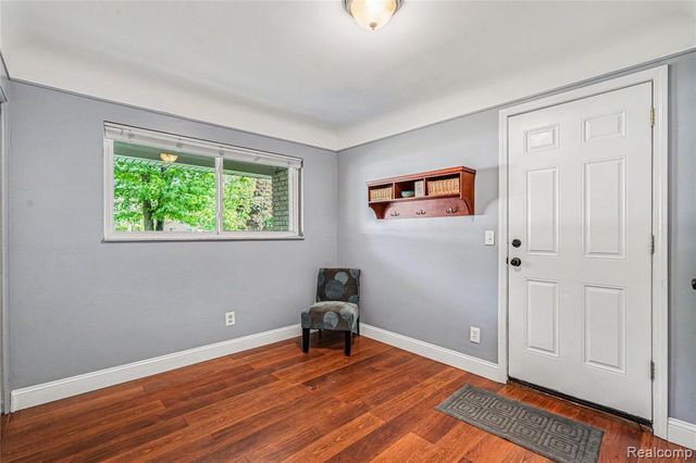 6275 Westmoor Drive, Shelby, MI 48316