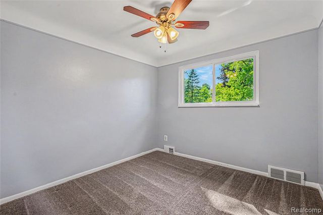 6275 Westmoor Drive, Shelby, MI 48316