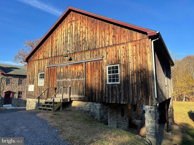 3196 MAIN ST, Sumneytown, PA 18084