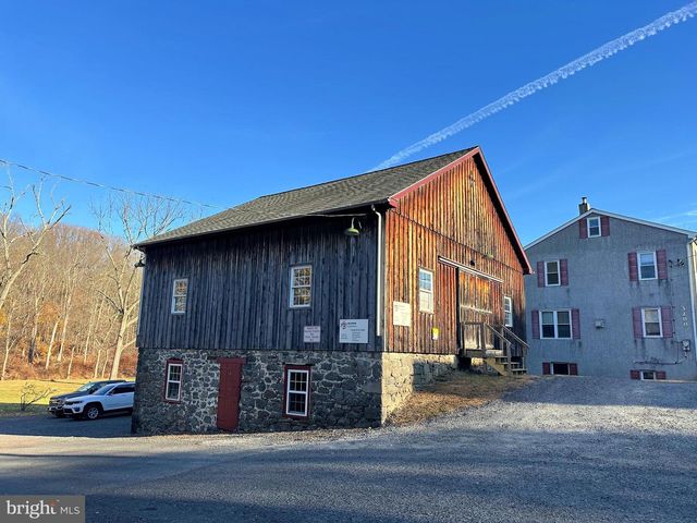 3196 MAIN ST, Sumneytown, PA 18084