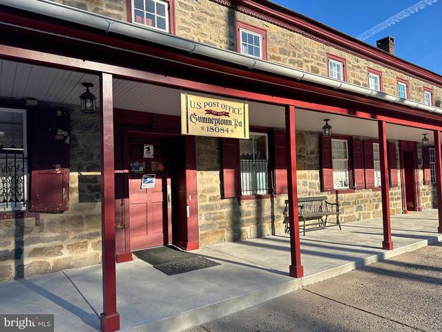 3196 MAIN ST, Sumneytown, PA 18084