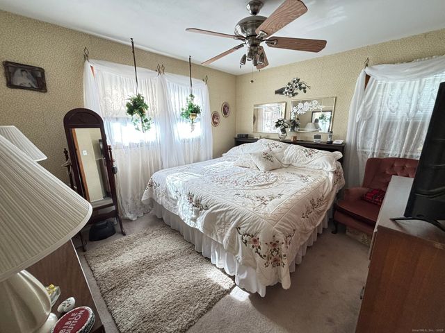 38 Arbor Avenue, Naugatuck, CT 06770