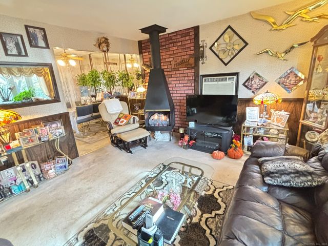 38 Arbor Avenue, Naugatuck, CT 06770