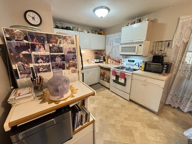38 Arbor Avenue, Naugatuck, CT 06770