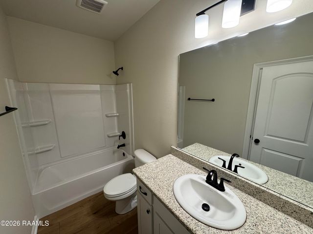325 Mulholland Lane, Duson, LA 70529