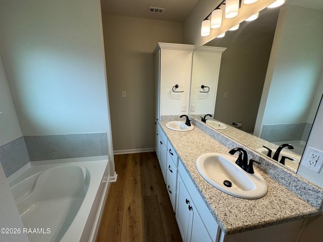 325 Mulholland Lane, Duson, LA 70529
