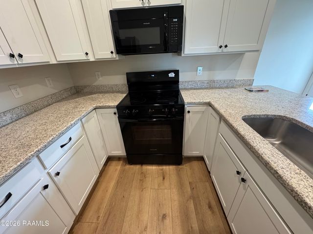 325 Mulholland Lane, Duson, LA 70529