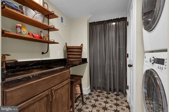 3913 RHODE HARBOR RD, Edgewater, MD 21037