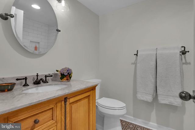 3913 RHODE HARBOR RD, Edgewater, MD 21037