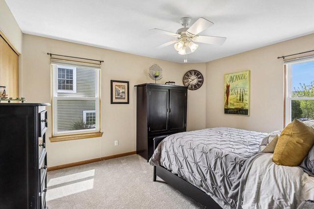 1900 Wexford LANE, Waukesha, WI 53186