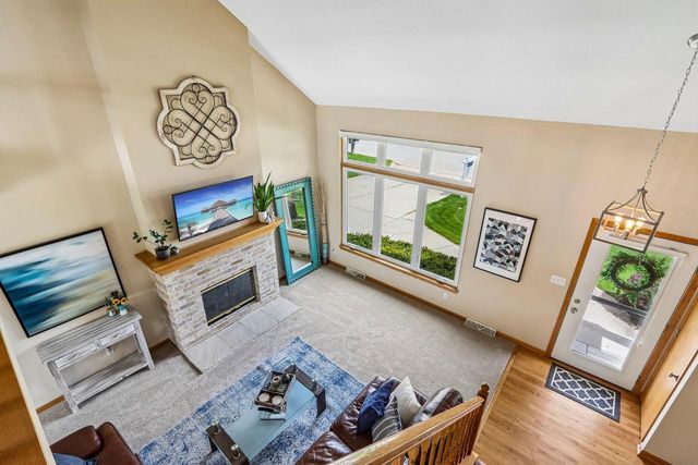 1900 Wexford LANE, Waukesha, WI 53186