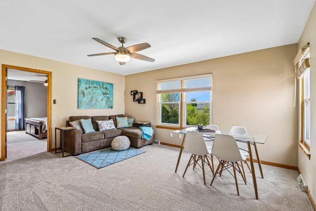 1900 Wexford LANE, Waukesha, WI 53186