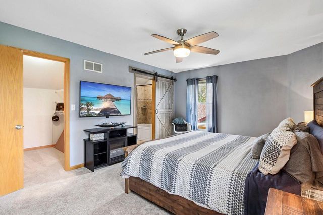 1900 Wexford LANE, Waukesha, WI 53186