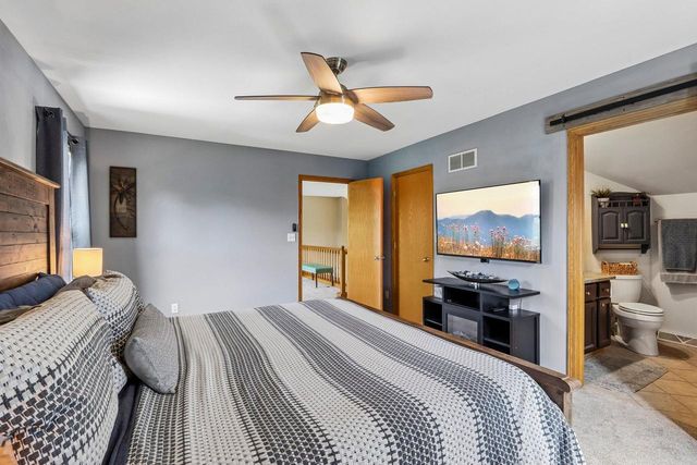 1900 Wexford LANE, Waukesha, WI 53186