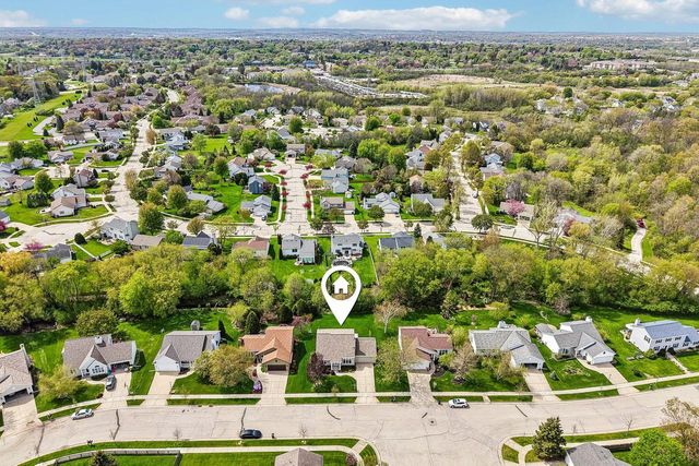 1900 Wexford LANE, Waukesha, WI 53186