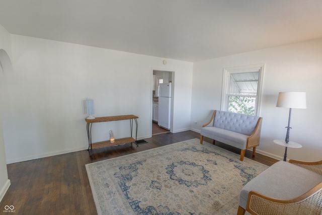 51 S 5th Avenue, Beech Grove, IN 46107