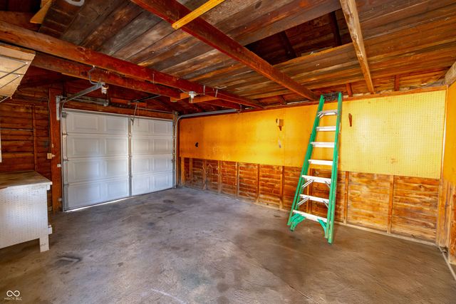 51 S 5th Avenue, Beech Grove, IN 46107