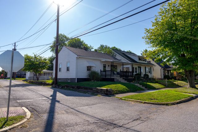 51 S 5th Avenue, Beech Grove, IN 46107