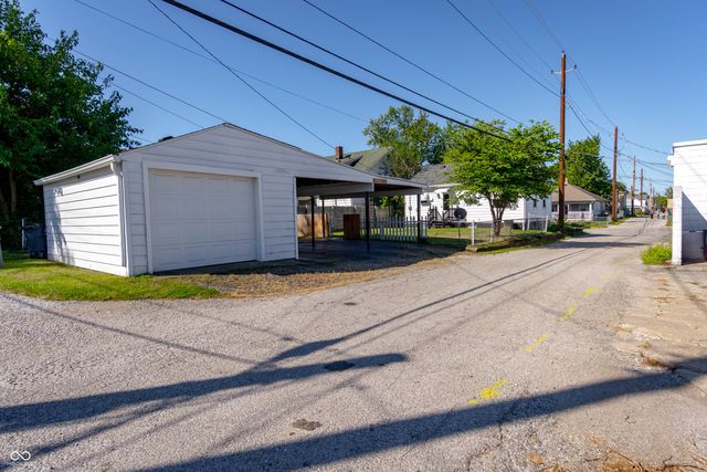 51 S 5th Avenue, Beech Grove, IN 46107