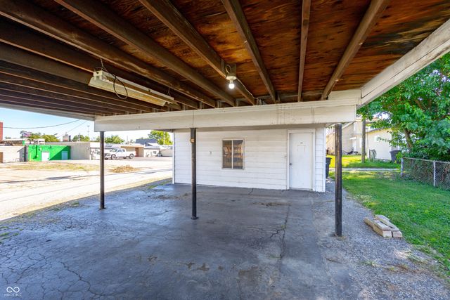 51 S 5th Avenue, Beech Grove, IN 46107