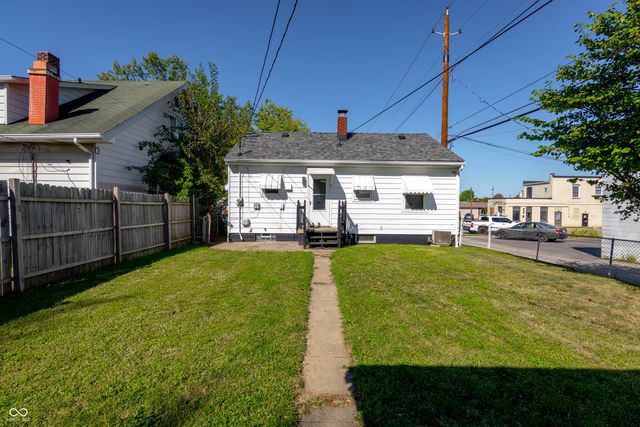 51 S 5th Avenue, Beech Grove, IN 46107