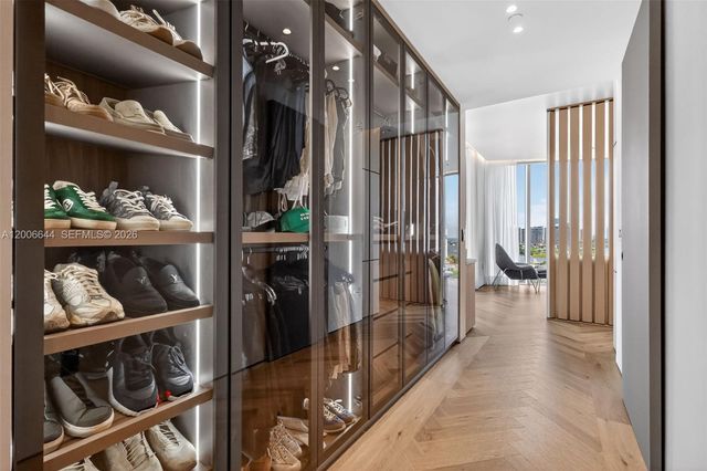 4100 Island Blvd 904, Aventura, FL 33160