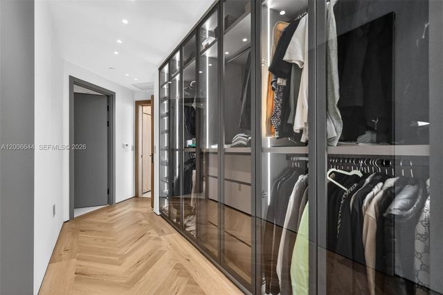 4100 Island Blvd 904, Aventura, FL 33160