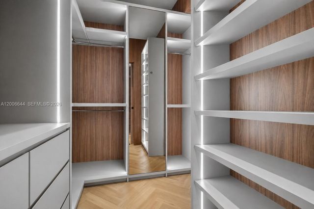 4100 Island Blvd 904, Aventura, FL 33160