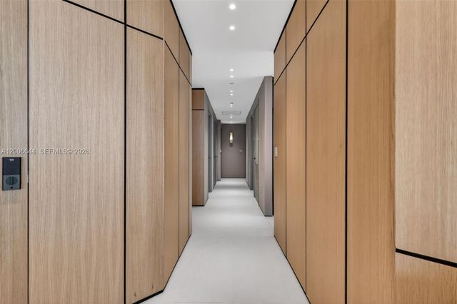 4100 Island Blvd 904, Aventura, FL 33160