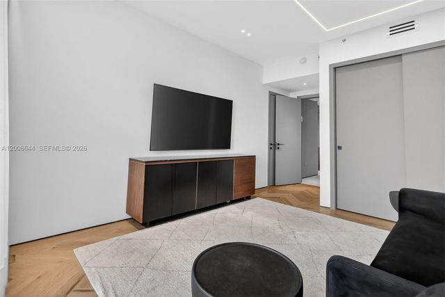 4100 Island Blvd 904, Aventura, FL 33160