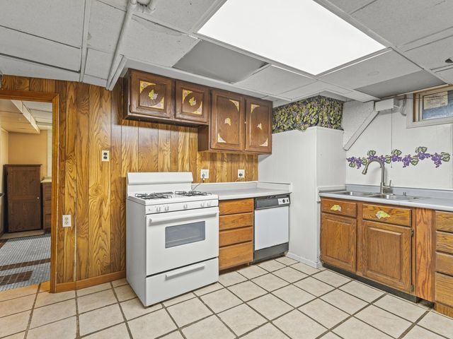 3619 Chippewa Avenue, Rockford, IL 61102