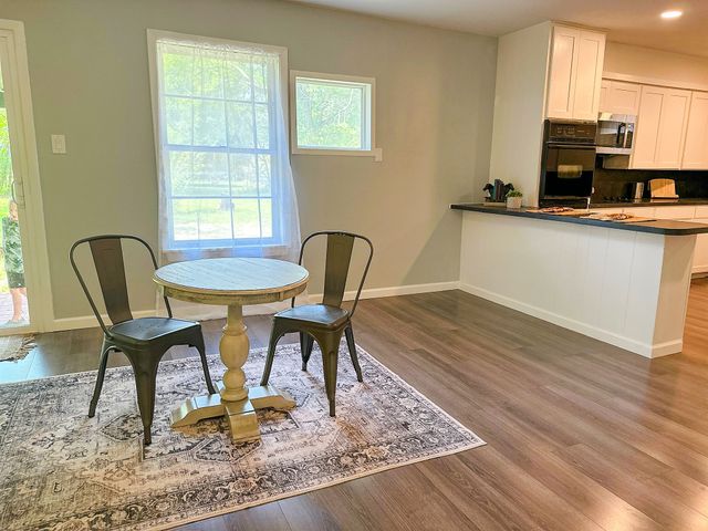 801 N Douglas Avenue, Cleburne, TX 76033