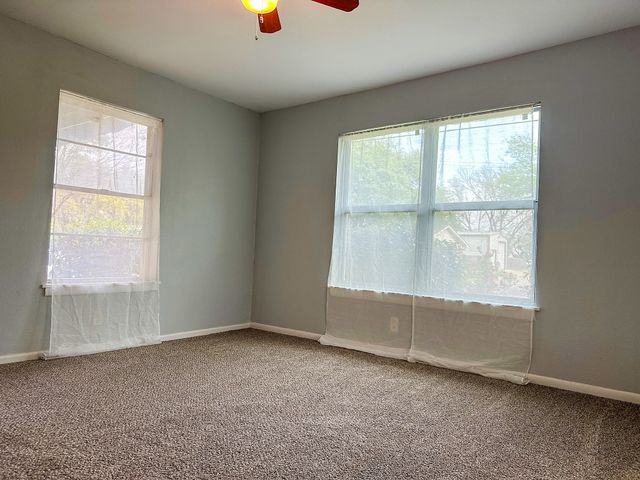 801 N Douglas Avenue, Cleburne, TX 76033