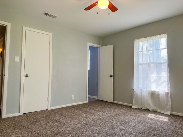 801 N Douglas Avenue, Cleburne, TX 76033