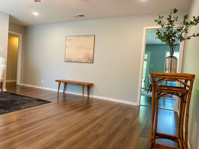 801 N Douglas Avenue, Cleburne, TX 76033