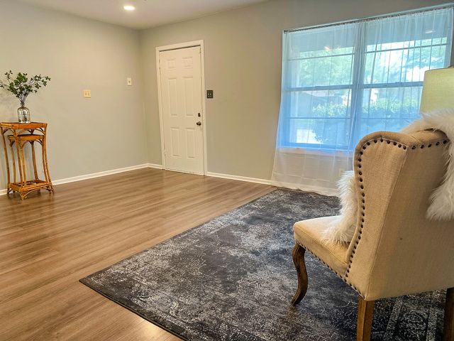 801 N Douglas Avenue, Cleburne, TX 76033