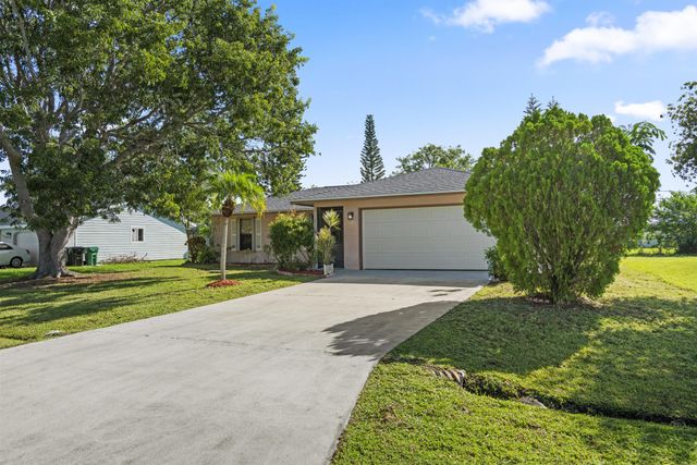 2449 SE Marseille Street, Port St Lucie, FL 34952