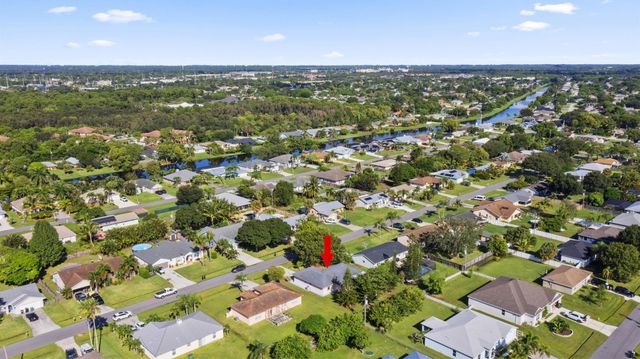 2449 SE Marseille Street, Port St Lucie, FL 34952