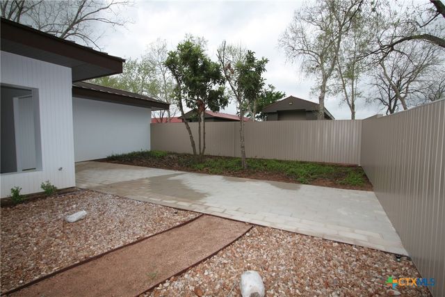 725 Lakeview Trail, Mcqueeney, TX 78123