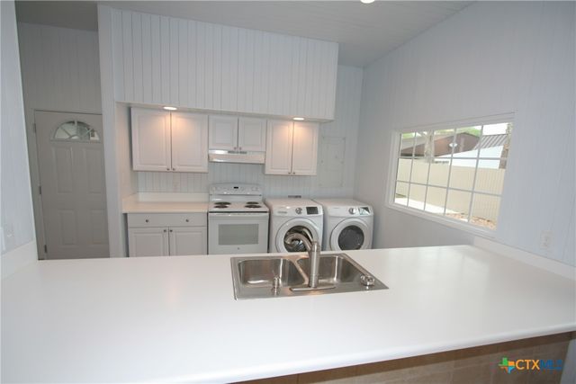 725 Lakeview Trail, Mcqueeney, TX 78123