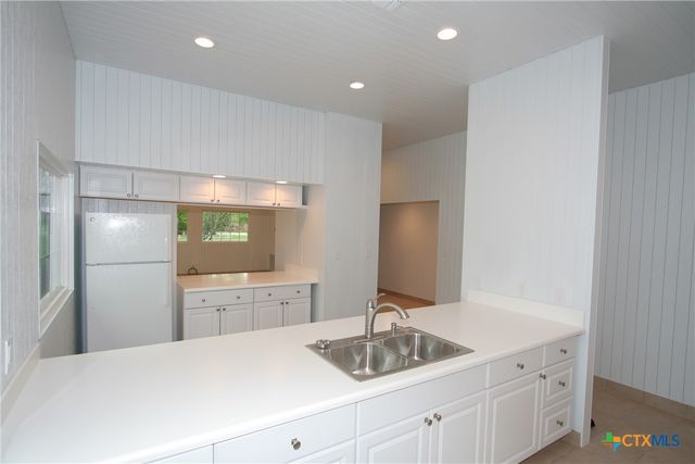 725 Lakeview Trail, Mcqueeney, TX 78123