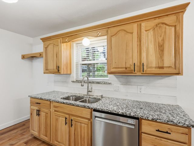 209 Valley View Court, Azle, TX 76020