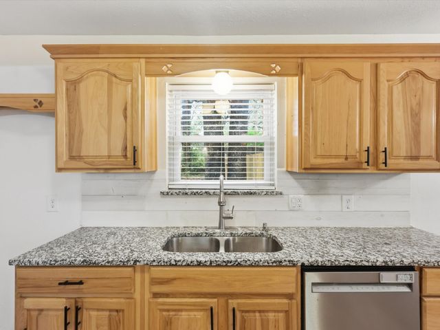 209 Valley View Court, Azle, TX 76020