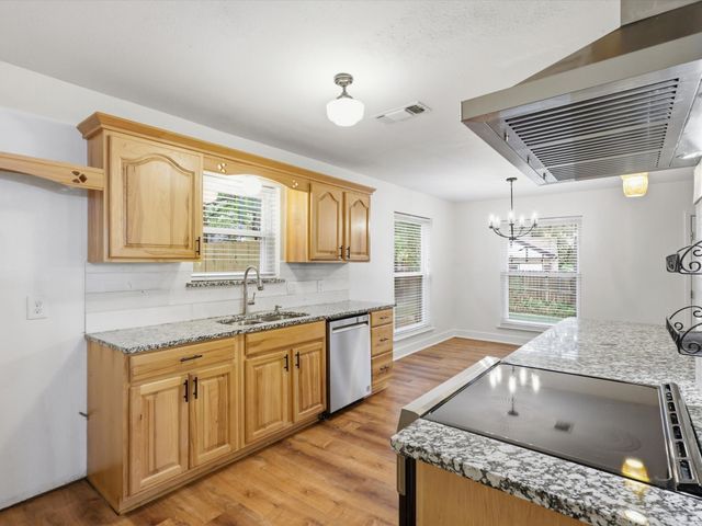 209 Valley View Court, Azle, TX 76020