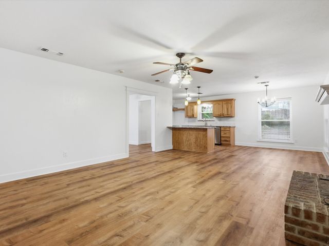 209 Valley View Court, Azle, TX 76020