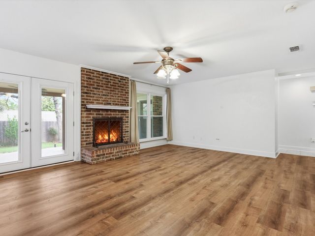 209 Valley View Court, Azle, TX 76020