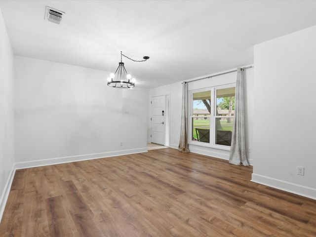 209 Valley View Court, Azle, TX 76020