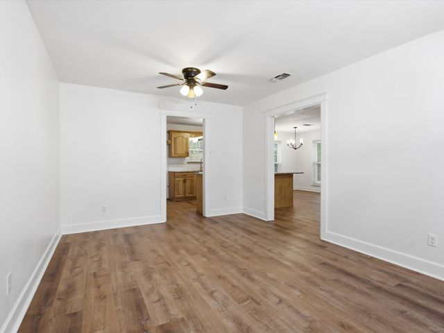 209 Valley View Court, Azle, TX 76020